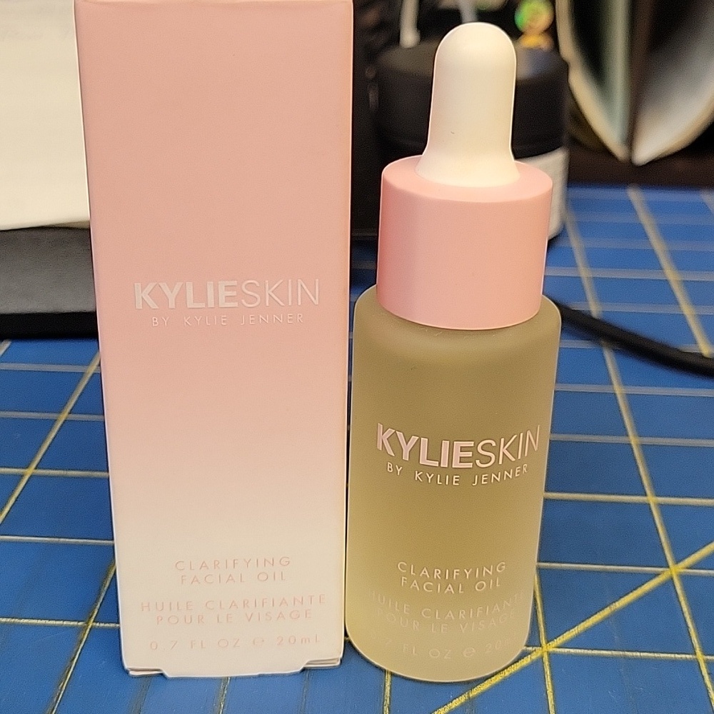 Kylie Skin Clarifying Facial Oil 20ml New in Box